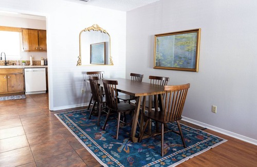 Mobile Apartment | Modern Bright 2BR Retreat | Pet-Friendly Living