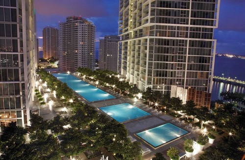 Downtown Miami Apartment | Modern Glass Shower Suite | Central Brickell