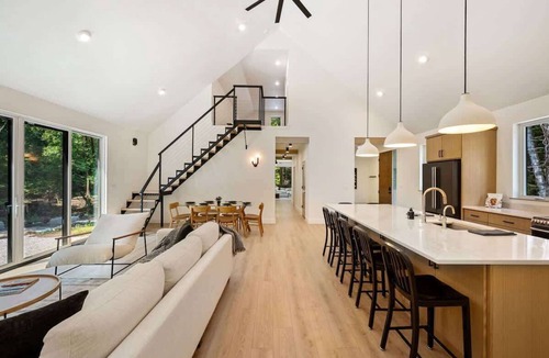 Egg Harbor House | Modern Luxury Retreat · Game Loft · Near Bay