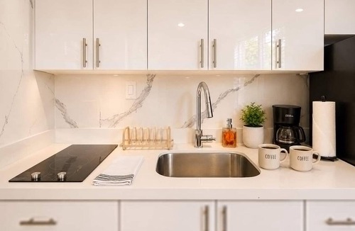 Royal Poinciana Apartment | Modern Studio + Private Parking | Near Beach