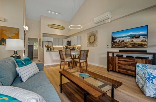 Kihei Condo | Modern & Tropical Oceanside Vistas