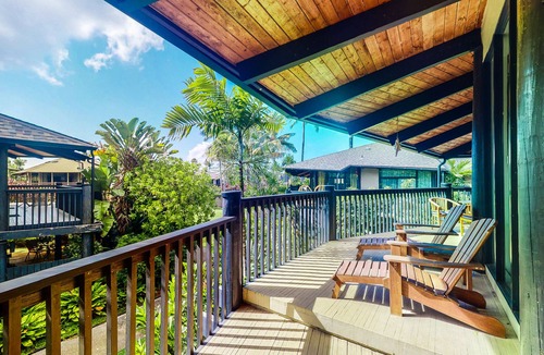 Princeville Condo | Modern upper-floor condo w/central A/C, lanai, W/D, and outdoor pool