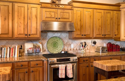 Steamboat Springs House | Moose Peak, AC! Deck with Grill, Entertainment Room with Games, 1 Car Garage