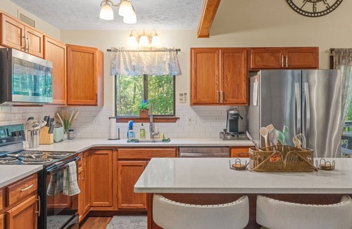 Jim Thorpe House | Mountain View Lodge: Bear Creek Lakes - Lake, Pool, Firepit & Pet Friendly