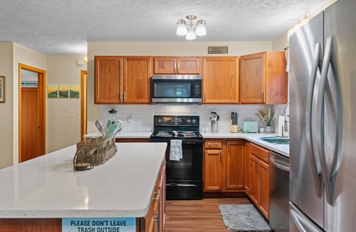 Jim Thorpe House | Mountain View Lodge: Bear Creek Lakes - Lake, Pool, Firepit & Pet Friendly
