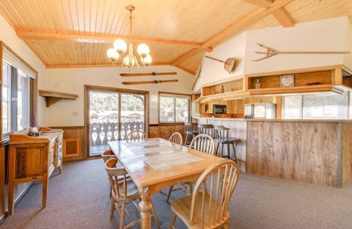 Estes Park Cabin | Multi-Story 7-bedroom lodge! Perfect for a Group Getaway close to RMNP