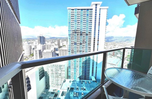 Ala Moana Condo | New Ala Moana w Amazing Views 2832