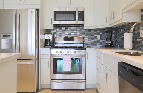 Kihei Condo | NEW GORGEOUS REMODEL-GREAT LOCATION-WELL EQUIPPED-METICULOUS CLEANING-AC