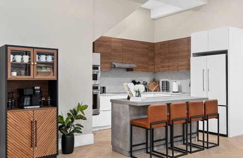 Downtown Boston Condo | NEW Luxe Downtown Waterfront with Game Room | FREE Parking Walkable to Quincy Mkt
