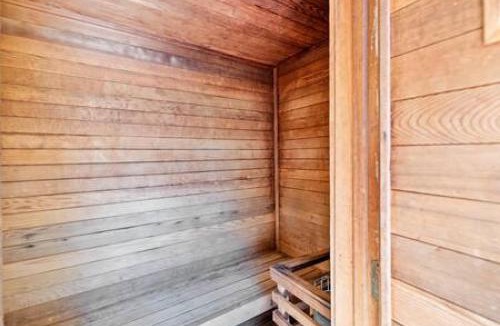 Waikiki House | NEW Stunning 1400 sq ft 2B2B w 3 Lanais