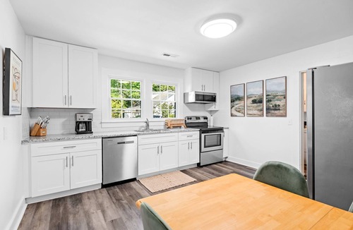 Simpsonville House | Newly updated! Walk to downtown Simpsonville.