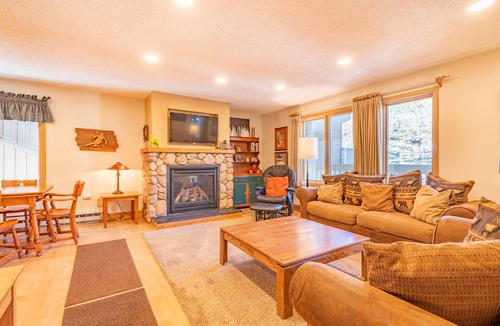 Copper Mountain Village Condo | Nice Ski-in/Walk-out condo, sleeps 8, free wifi, & parking.