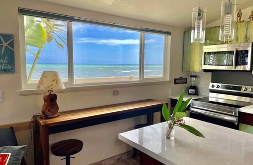 Ewa Cottage | Ocean front house, right on the Beach!WiFi. Free Parking