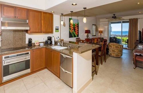 Waikoloa Condo | Ocean’s Edge! Lanai, Kitchen, WiFi, Flat Screen, A/C+Laundry–Hali`i Kai Waikoloa 13B