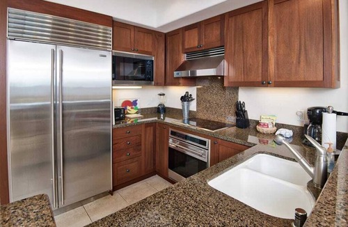 Waikoloa Condo | Ocean’s Edge! Lanai, Kitchen, WiFi, Flat Screen, A/C+Laundry–Hali`i Kai Waikoloa 13B