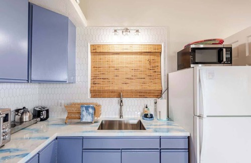 Kealakekua Apartment | Ocean View Moroccan Oasis w/Yoga Deck & AC