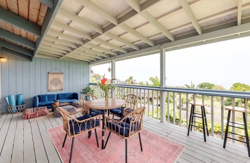Kealakekua Apartment | Ocean View Moroccan Oasis w/Yoga Deck & AC