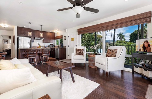 Kailua-Kona Condo | Ocean View Unit w Lanai - AC - Near Marketplace! - Vrkcv