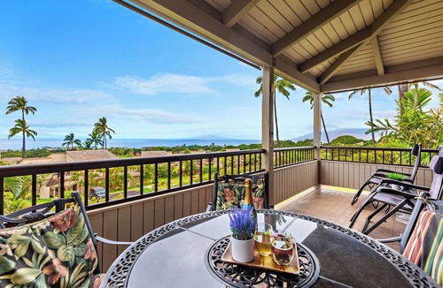 Wailea Condo | Ocean Views Beneath Soaring Ceilings