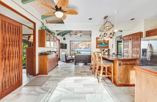 Honaunau-Napoopoo House | Oceanfront Captain Cook Sanctuary with Lanai & Full Kitchen
