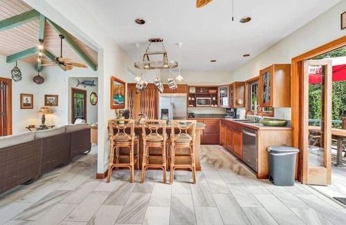 Honaunau-Napoopoo House | Oceanfront Captain Cook Sanctuary with Lanai & Full Kitchen