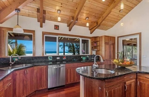 Hanalei House | Oceanfront Hanalei Bay home - Hanalei Surf