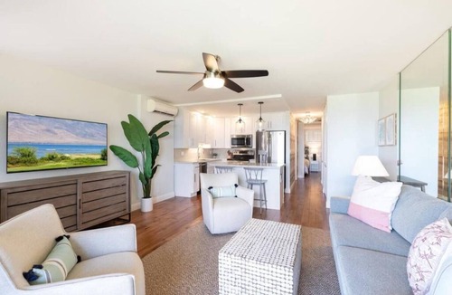 Kihei Apartment | OceanFront in the heart of Kihei