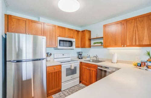 Kapaa Condo | Oceanfront Kapaa Condo with Balcony, Pool & Hot Tub - 50 ft to Beach