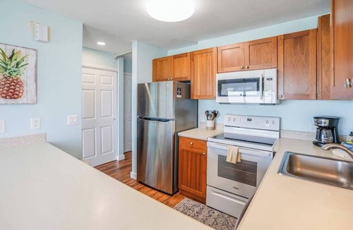 Kapaa Condo | Oceanfront Kapaa Condo with Balcony, Pool & Hot Tub - 50 ft to Beach