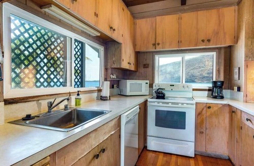 Honaunau-Napoopoo House | Oceanfront Kealakekua Bay Retreat with Breathtaking Views