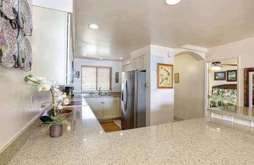 Maalaea Condo | Oceanfront Maalaea Condo with Pool & Balcony - Walk to Dining