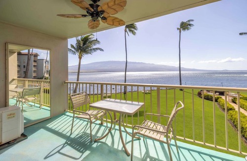 Maalaea Condo | Oceanfront Maalaea Kai 214 Relaxing Resort with Great View!