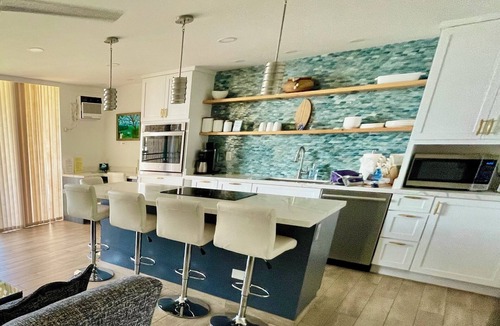 Kihei Condo | Oceanfront, Million-Dollar-View, B421