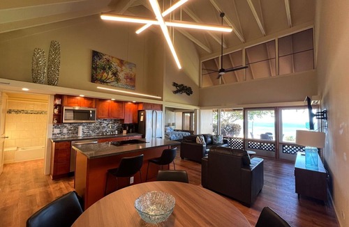 Maunaloa Cottage | Oceanfront Molokai Cottage with Unobstructed Sunset Views