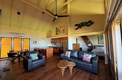 Maunaloa Cottage | Oceanfront Molokai Cottage with Unobstructed Sunset Views