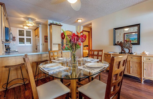 Maalaea Condo | Oceanfront, Split AC, King, Pool, Beachfront
