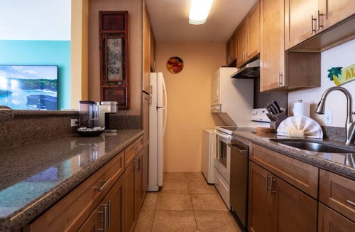 Kihei Condo | Oceanfront Views, Heart of Kihei - Full air condition, washer-dryer, 85-inch TV