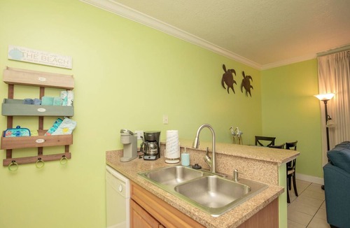 Long Beach Condo | OPEN 10/3-10/5 OR 10/19-10/26 2 FREE Beach chairs Condo on the Beach