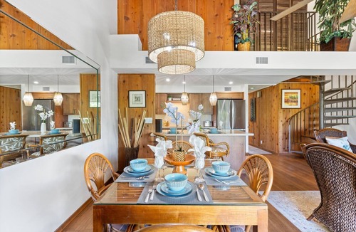 Kihei Condo | Open Condo with Warm Wood Accents