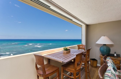 Diamond Head - Kapahulu - St. Louis Condo | Our Penthouse over the Pacific ☀ A true gem that sleeps 4 is lovingly cared for