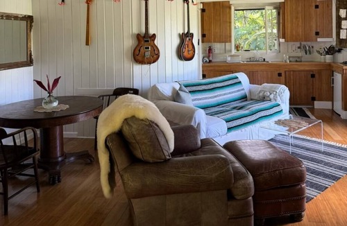 Keaau House | Outdoor bathtub, Vintage, offgrid, eco friendly , fast WiFi