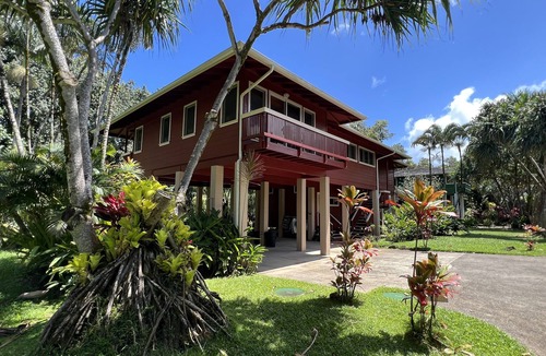 Wainiha House | Paddle to a Secluded Beach Experience Old Hawaiʻi 50+ Year Local Expert Host