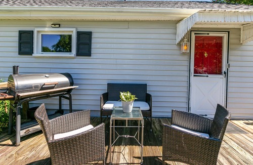 Sunset Road House | Peace and Harmony Stay in the Queen City!