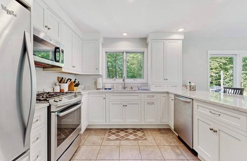 Jamaica House | Peaceful mountain home near skiing, hiking, mtn biking & more