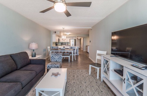 Wilmington Beach Condo | Pelican Watch 806 | Oceanfront + Community Pool!