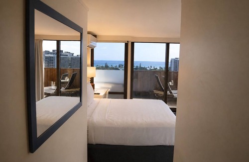 Waikiki Condo | Penthouse Hoku Terrace Direct Oceanview