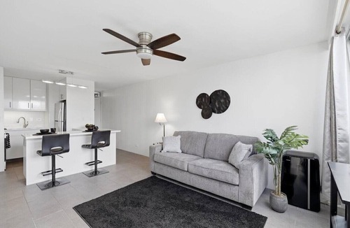 Waikiki Condo | Penthouse Oasis+W/D | Free Parking | Pets | Beach