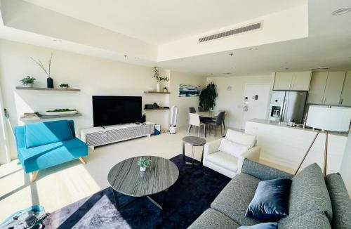 Waikiki Apartment | Penthouse Ocean view Two Bedroom Sleeps eight 2607
