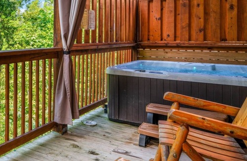 Pigeon Forge Cabin | Pigeon Forge Pool Theater Games Hot Tub Karaoke