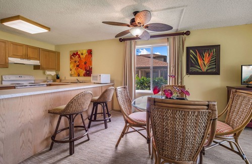 Kapaa Condo | Pono Kai J107 Beachfront Resort AC! Steps to Beach & Pool